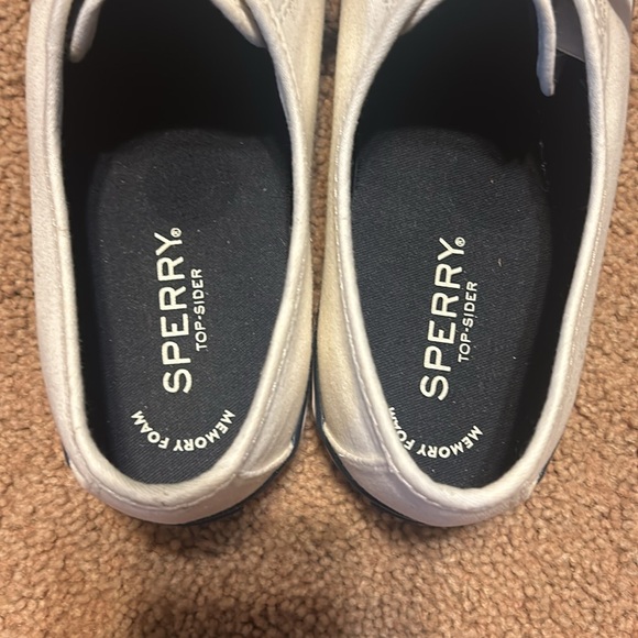 White and brown laced shoes - Picture 4 of 4